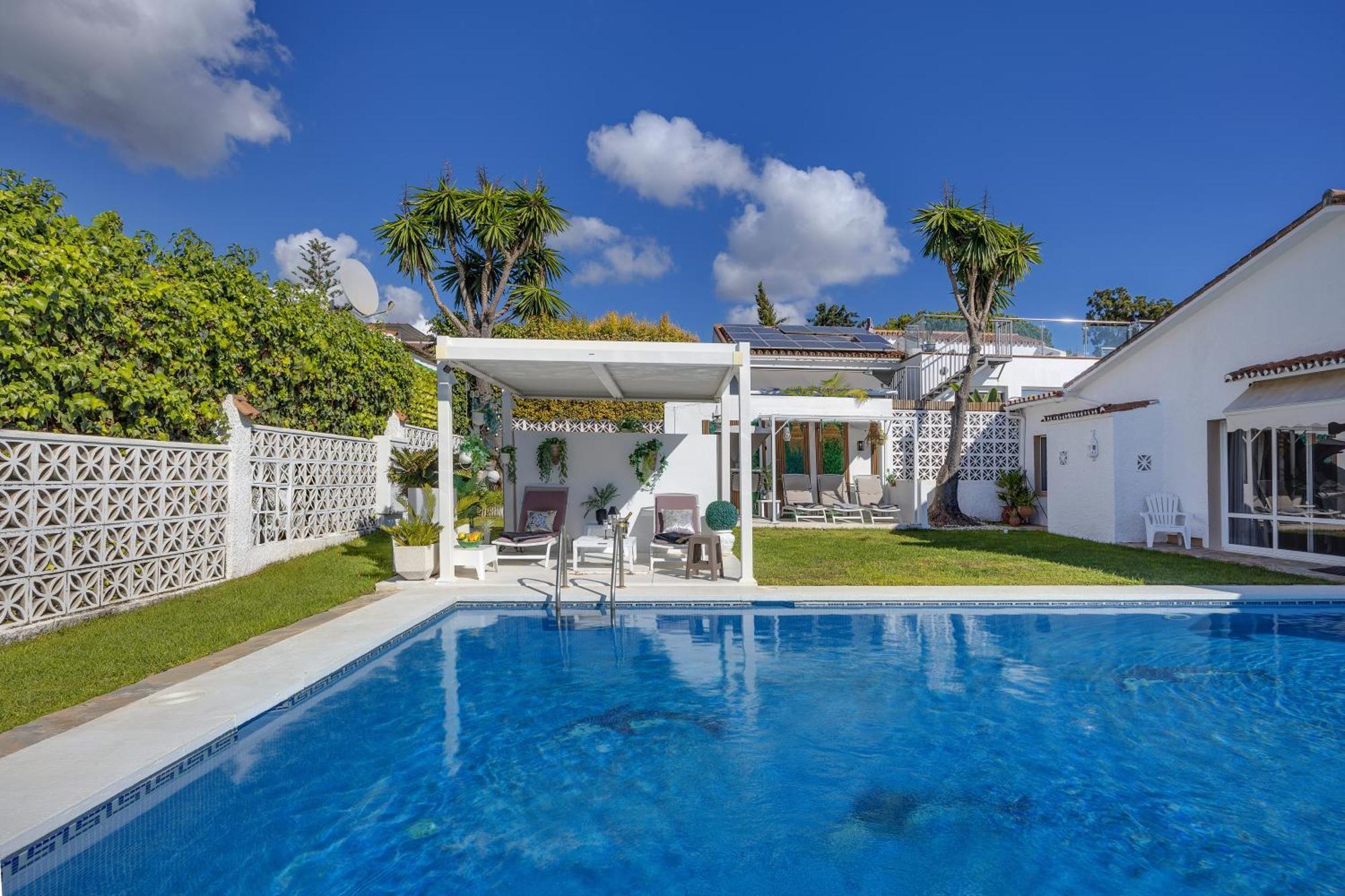 Villa Casacara Marbella Beachside Costabella -Spain Exterior photo